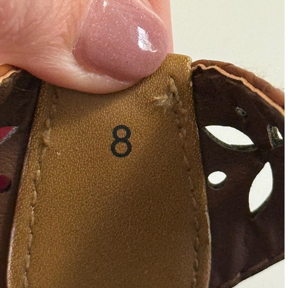 Yellow Box Women's Flip Flops Thong Sandals Brown Floral Cutout Size 8 - Picture 6 of 6